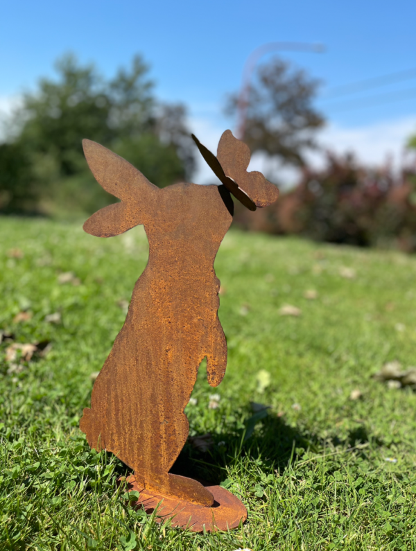 Ganache le lapin sur deux pattes